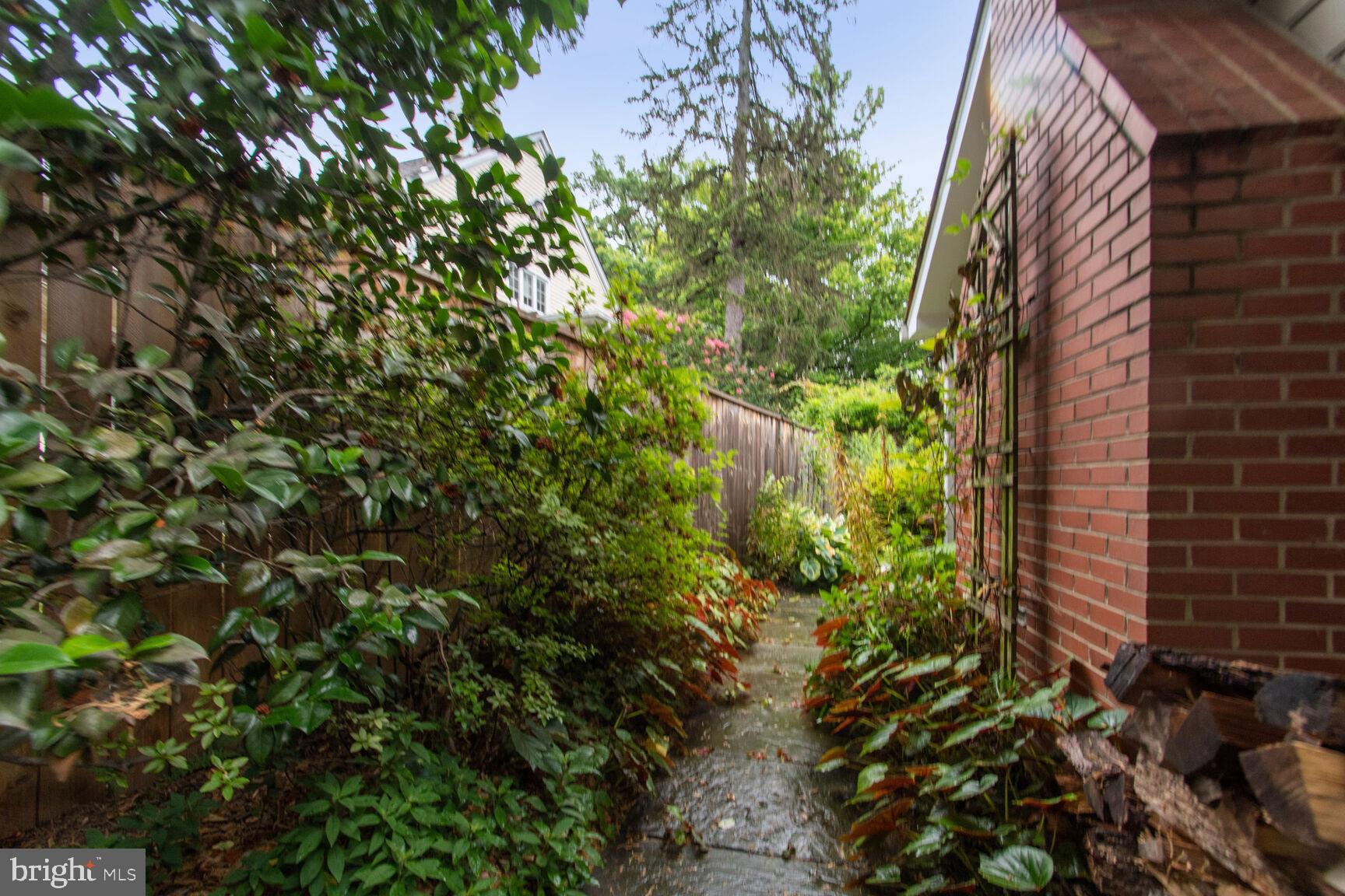 NORTH CHEVY CHASE - Residential