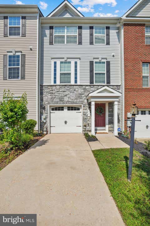 Townhouse For Sale - 12 Arenas Court<br/> CAPITOL HEIGHTS, MD 20743