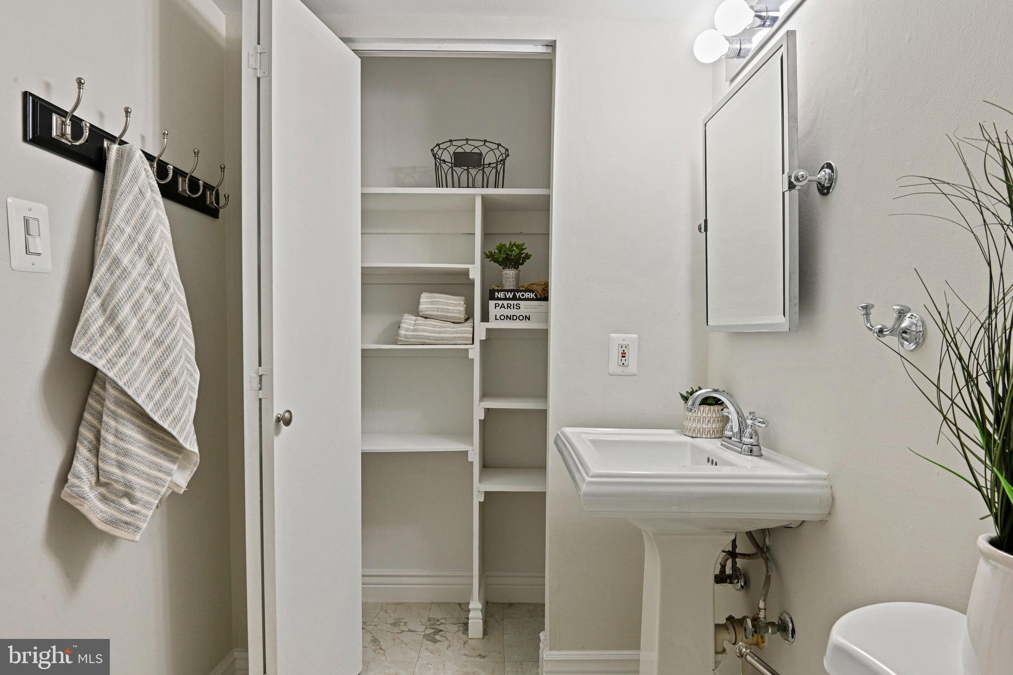 VANTAGE HILL - Residential