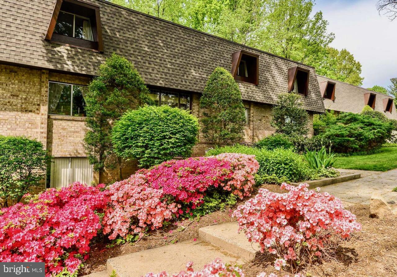 VANTAGE HILL - Residential