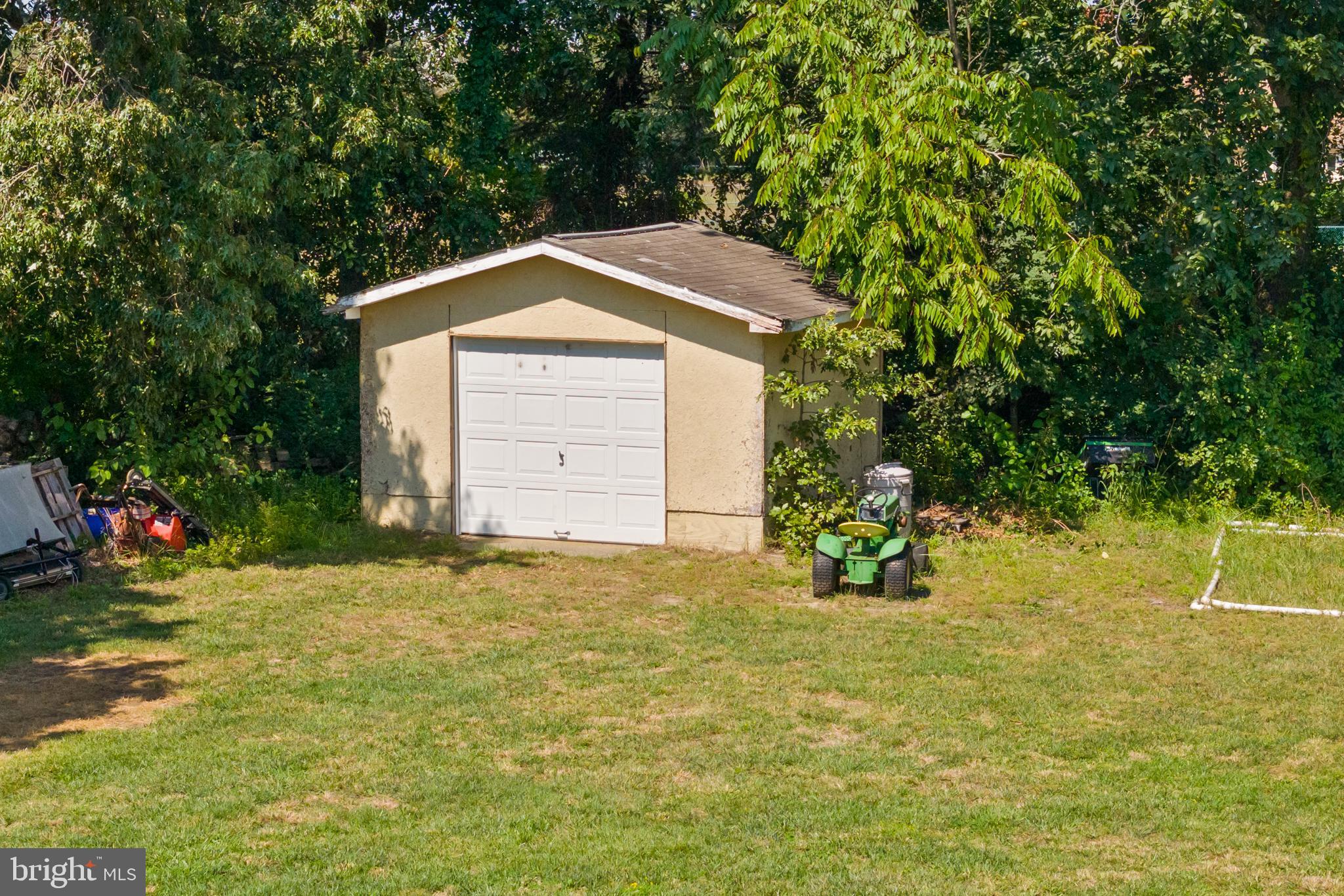 NONE AVA ILABLE - Residential