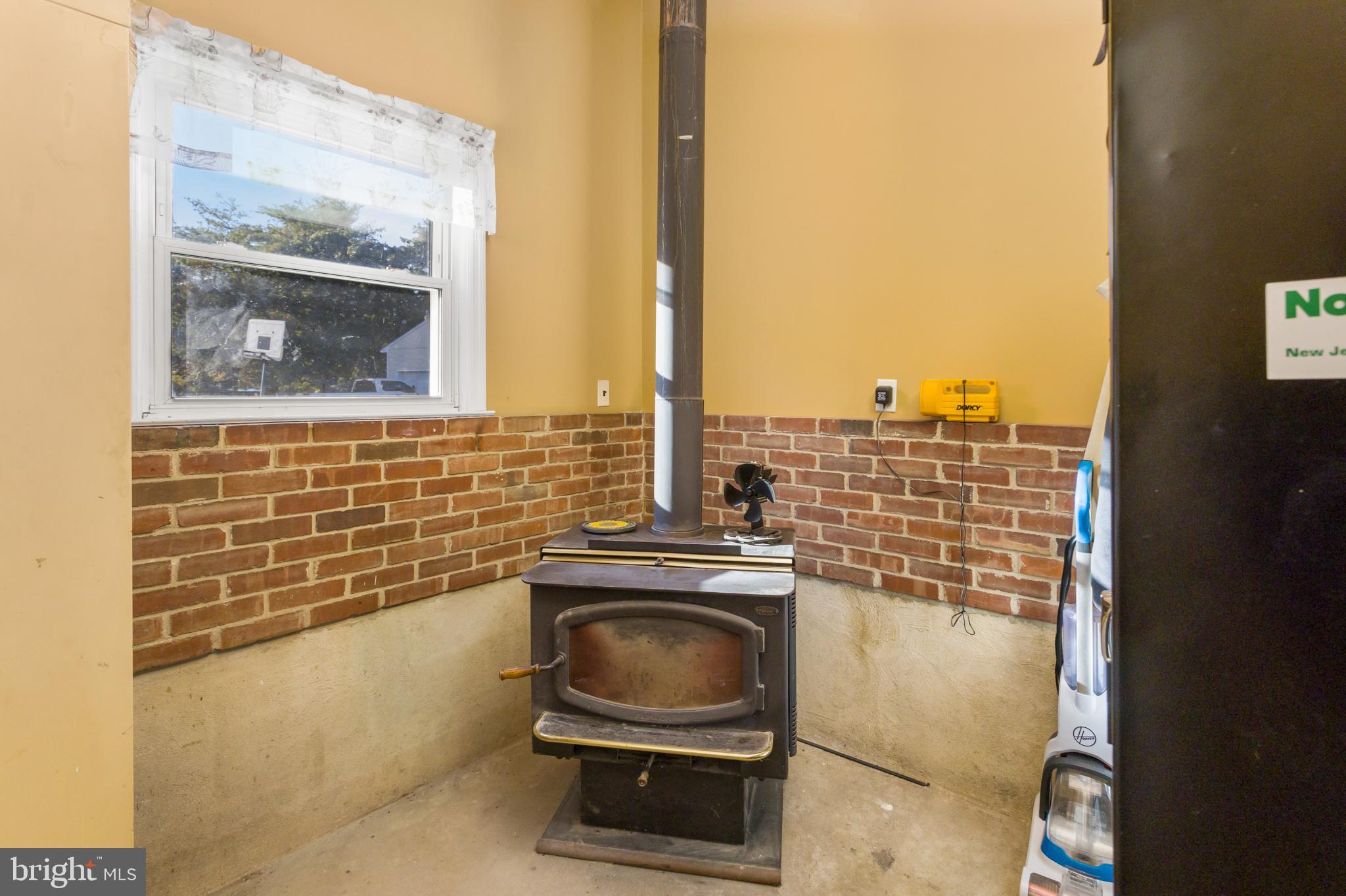 NONE AVA ILABLE - Residential