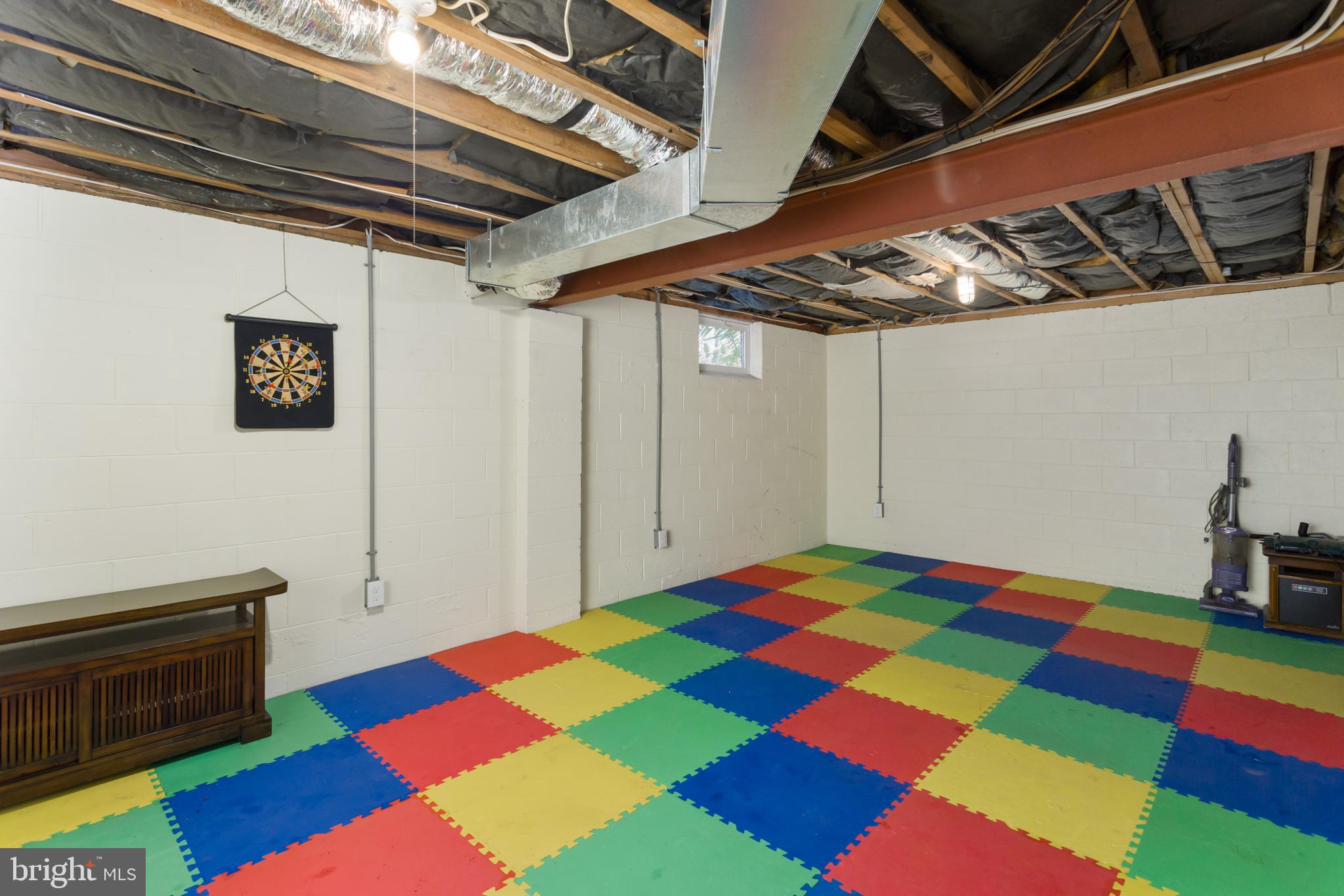 NONE AVA ILABLE - Residential