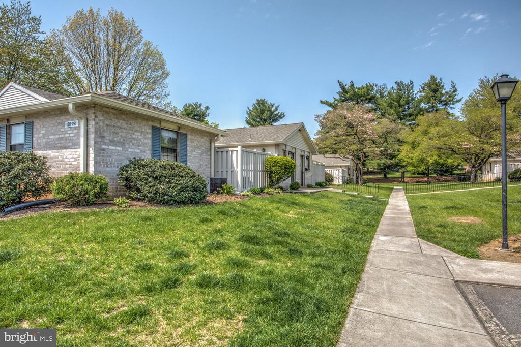 Photo of 189 VALLEYBROOK DR, LANCASTER, PA 17601 (MLS # PALA2033884)