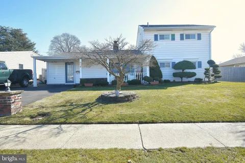 8 Summer Lane, Levittown, PA MLS: PABU2115694