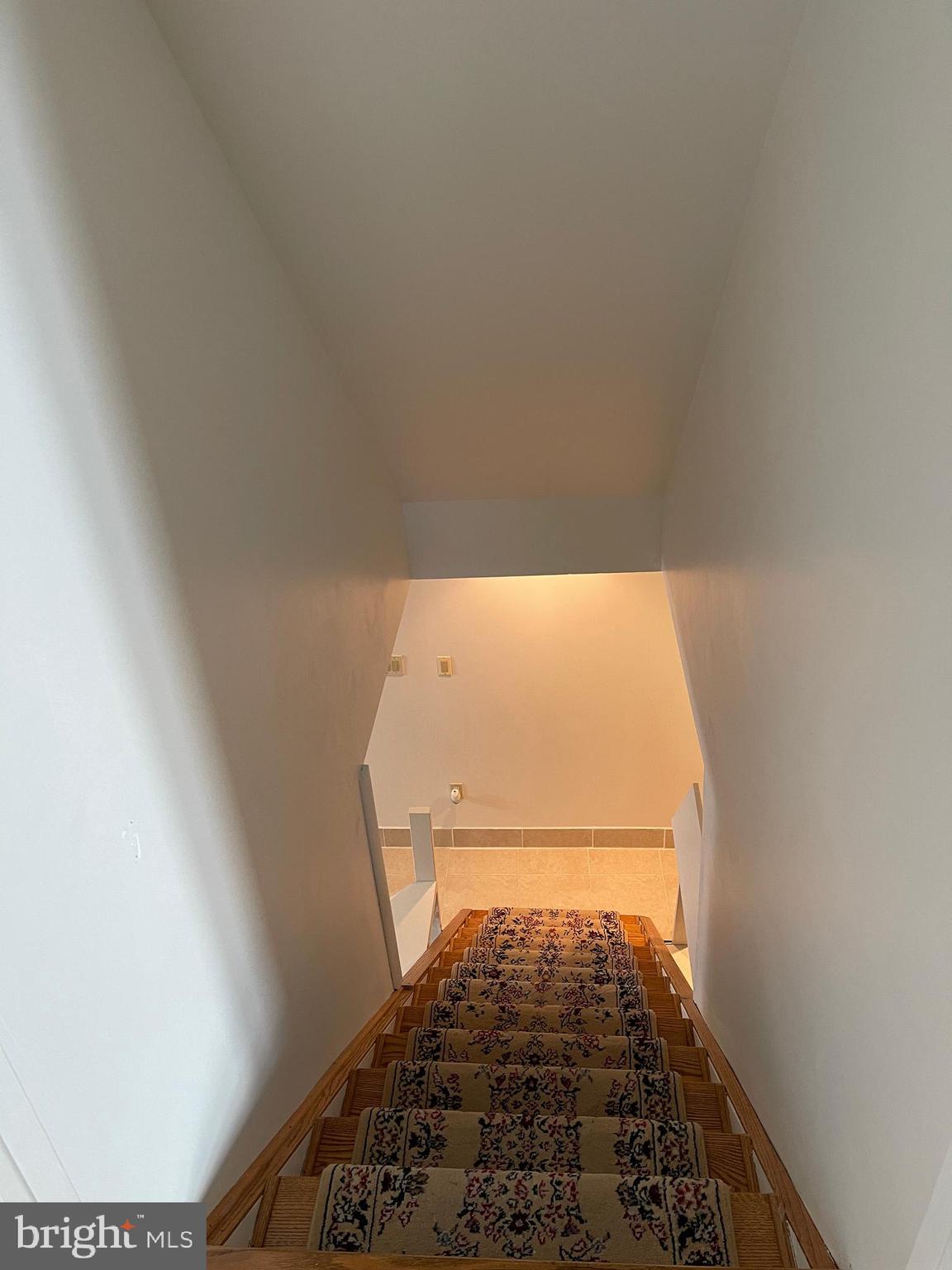 GERMANTOWN ESTATES - Residential Lease