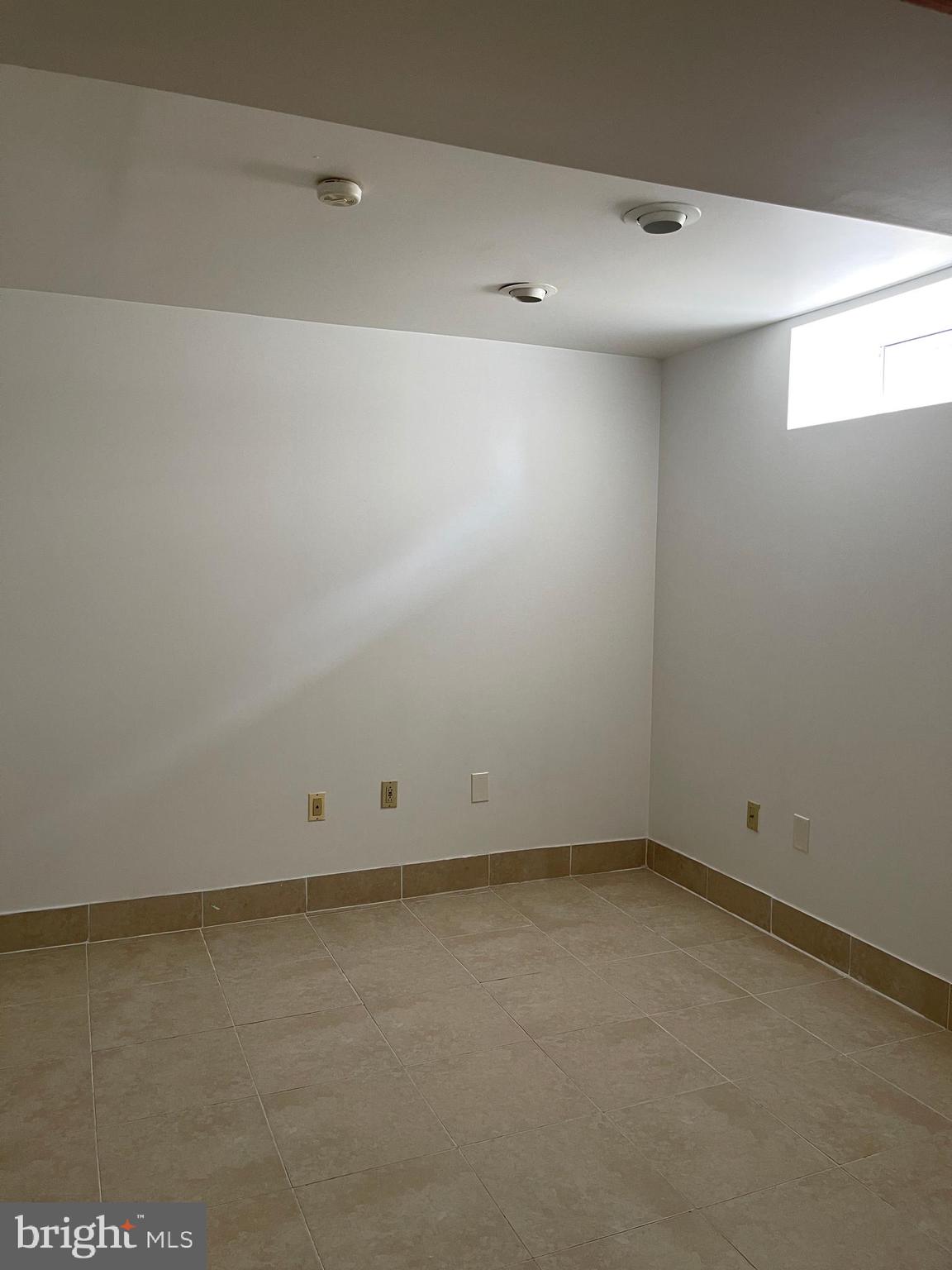 GERMANTOWN ESTATES - Residential Lease