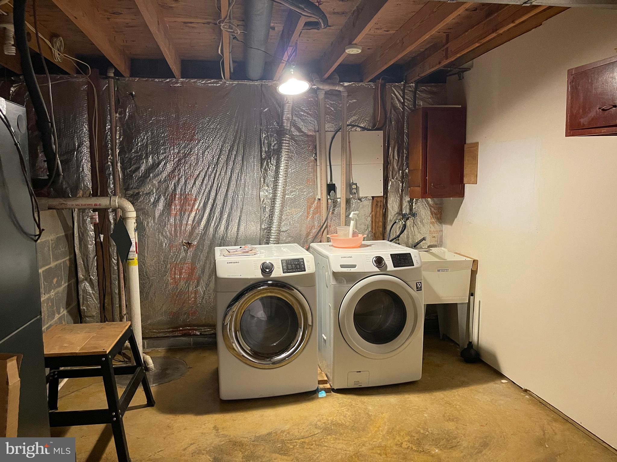 GERMANTOWN ESTATES - Residential Lease