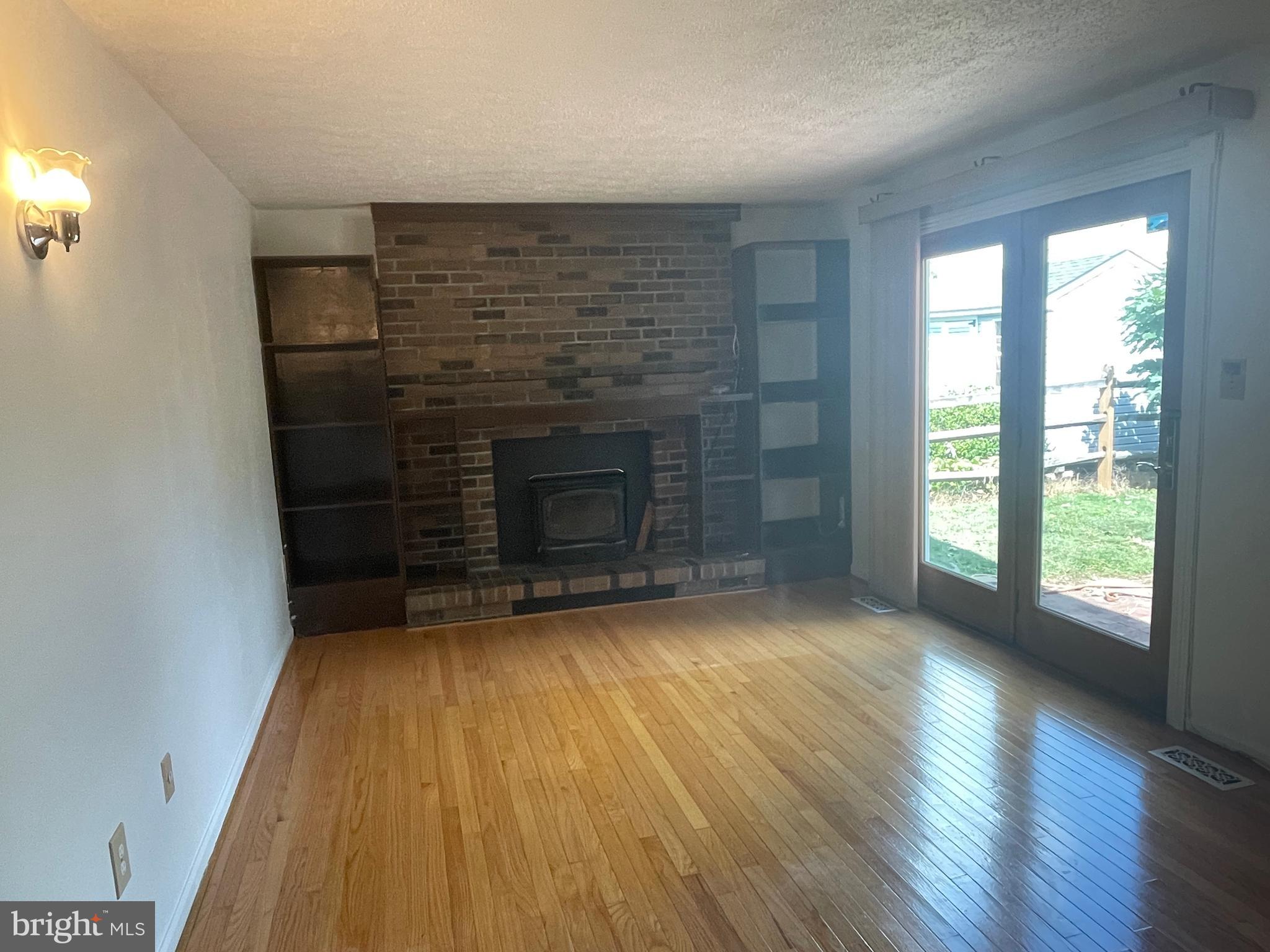 GERMANTOWN ESTATES - Residential Lease