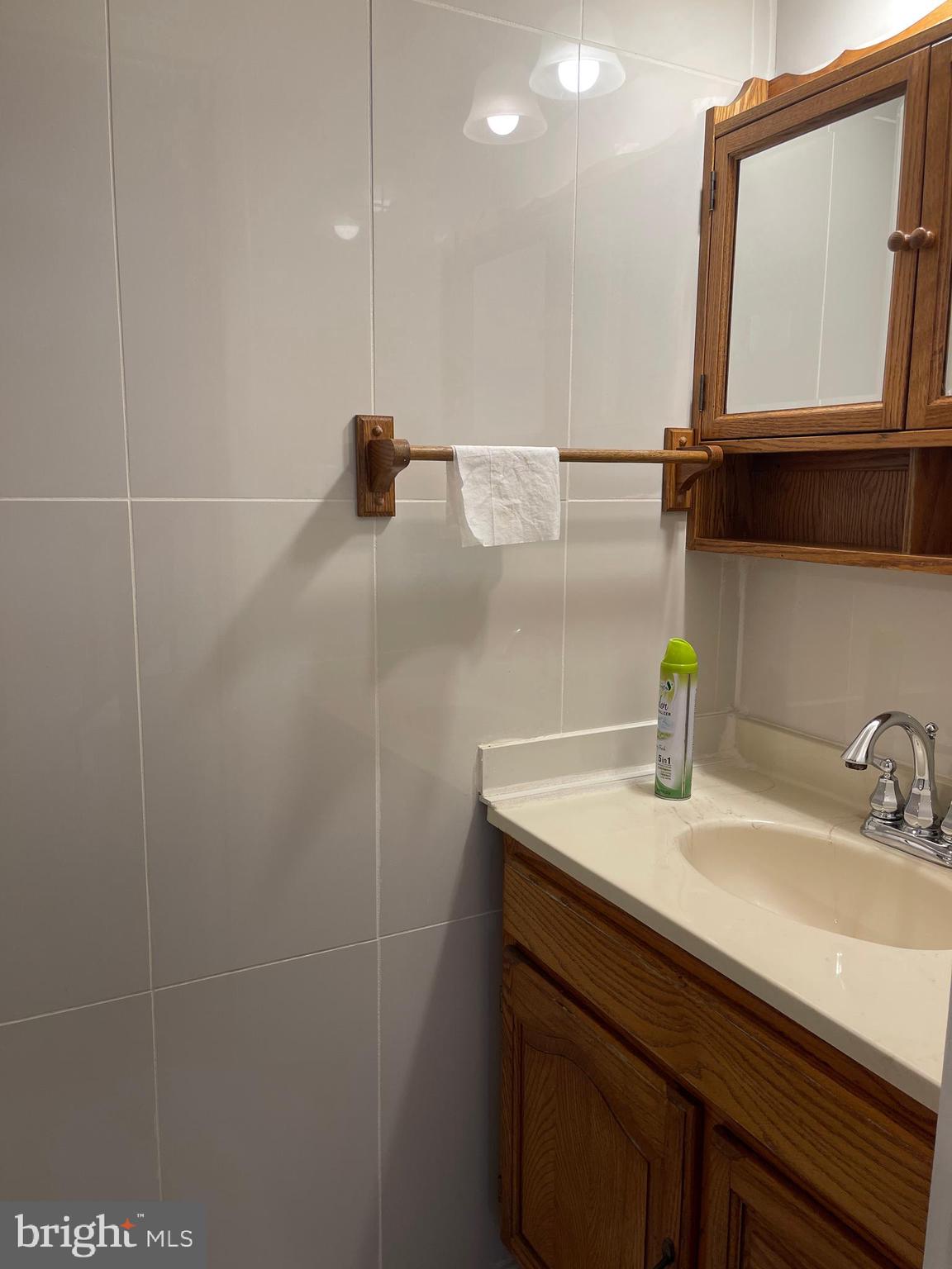 GERMANTOWN ESTATES - Residential Lease