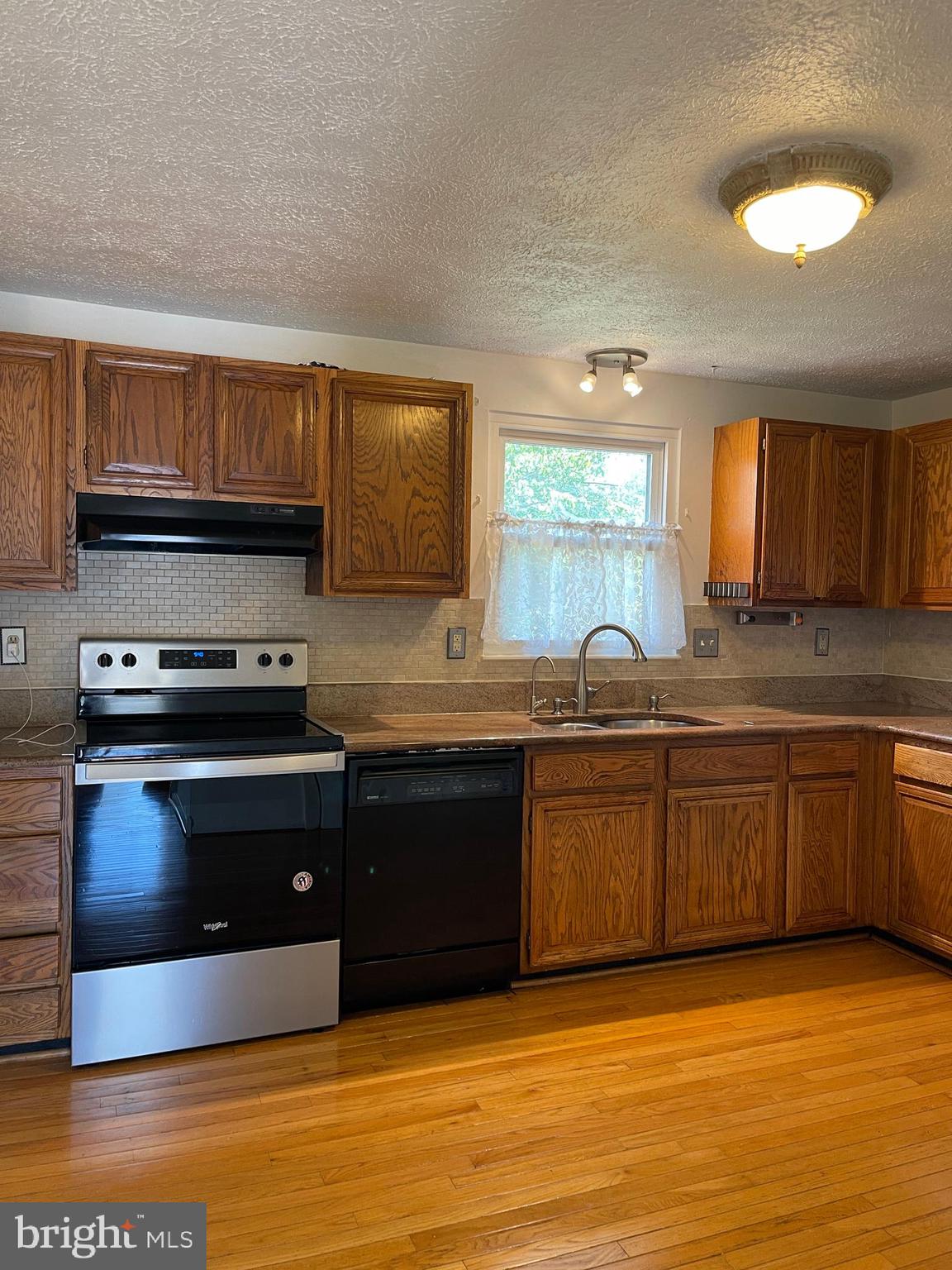 GERMANTOWN ESTATES - Residential Lease