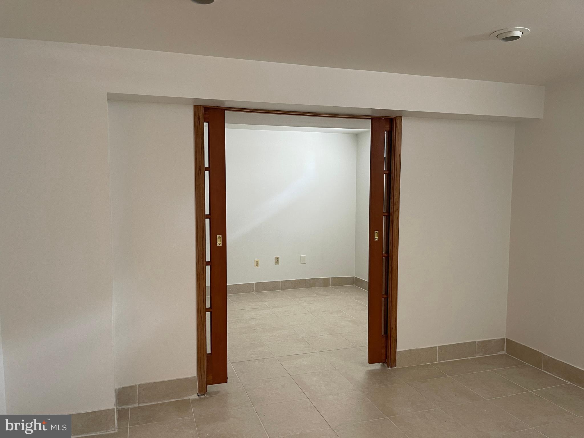 GERMANTOWN ESTATES - Residential Lease