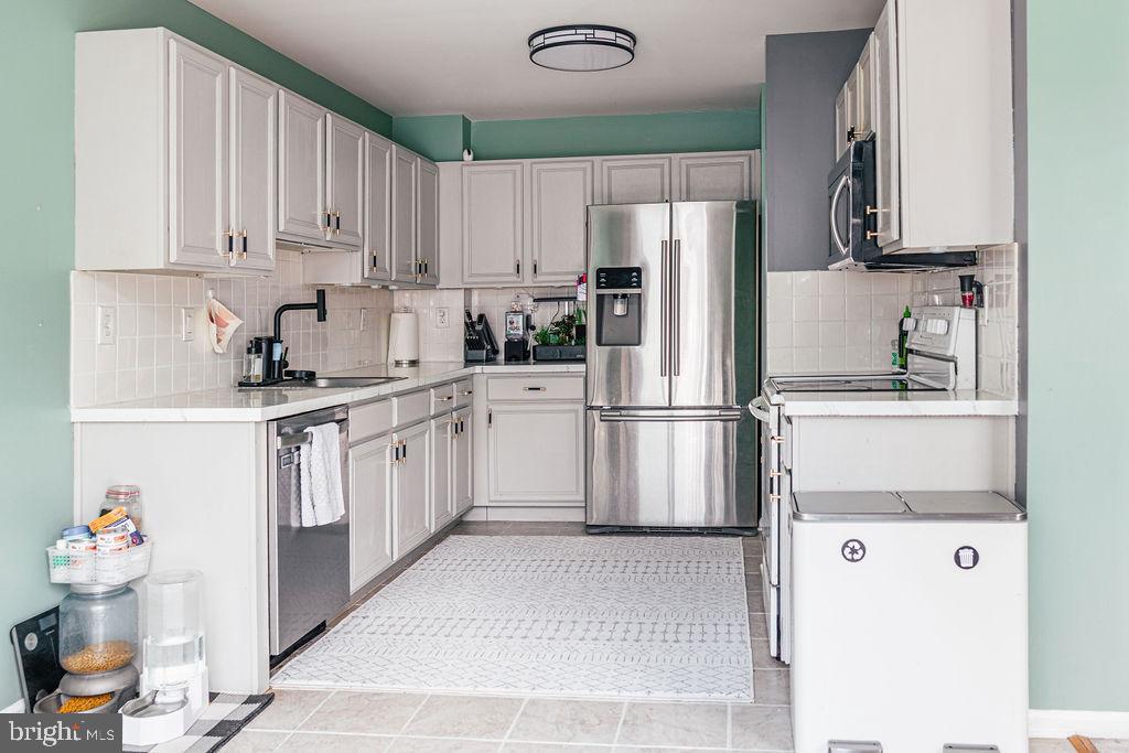 CINNAMON HILL - Residential