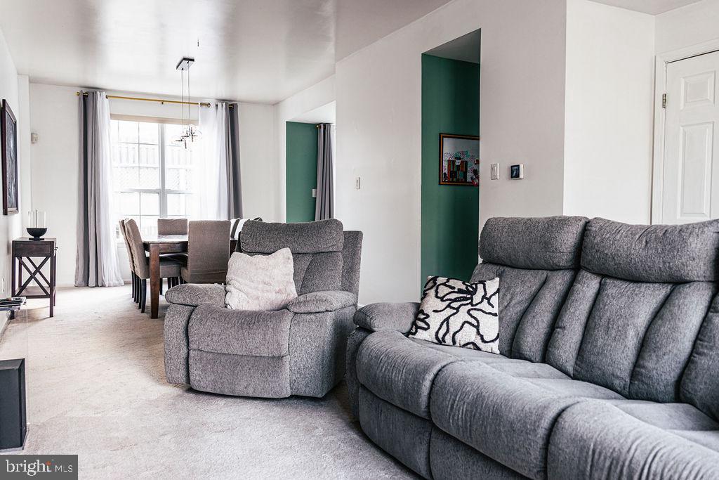 CINNAMON HILL - Residential