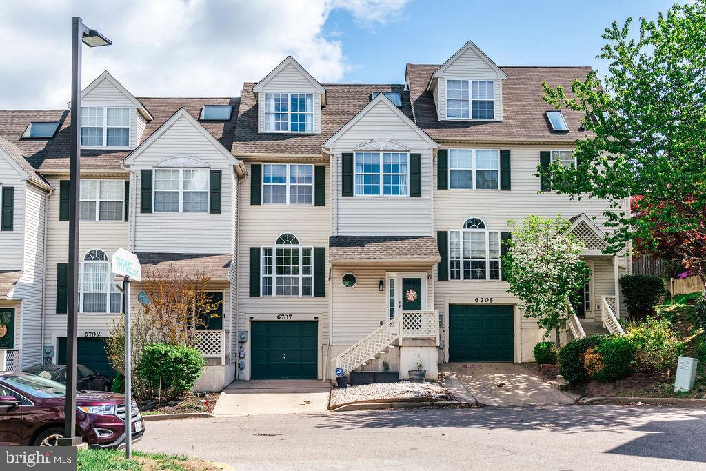 CINNAMON HILL - Residential