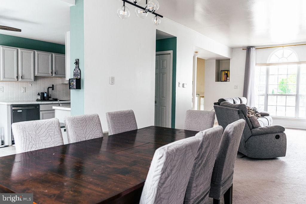 CINNAMON HILL - Residential