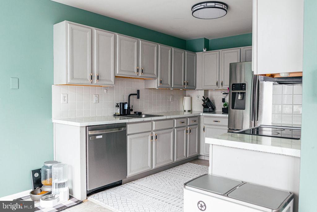 CINNAMON HILL - Residential