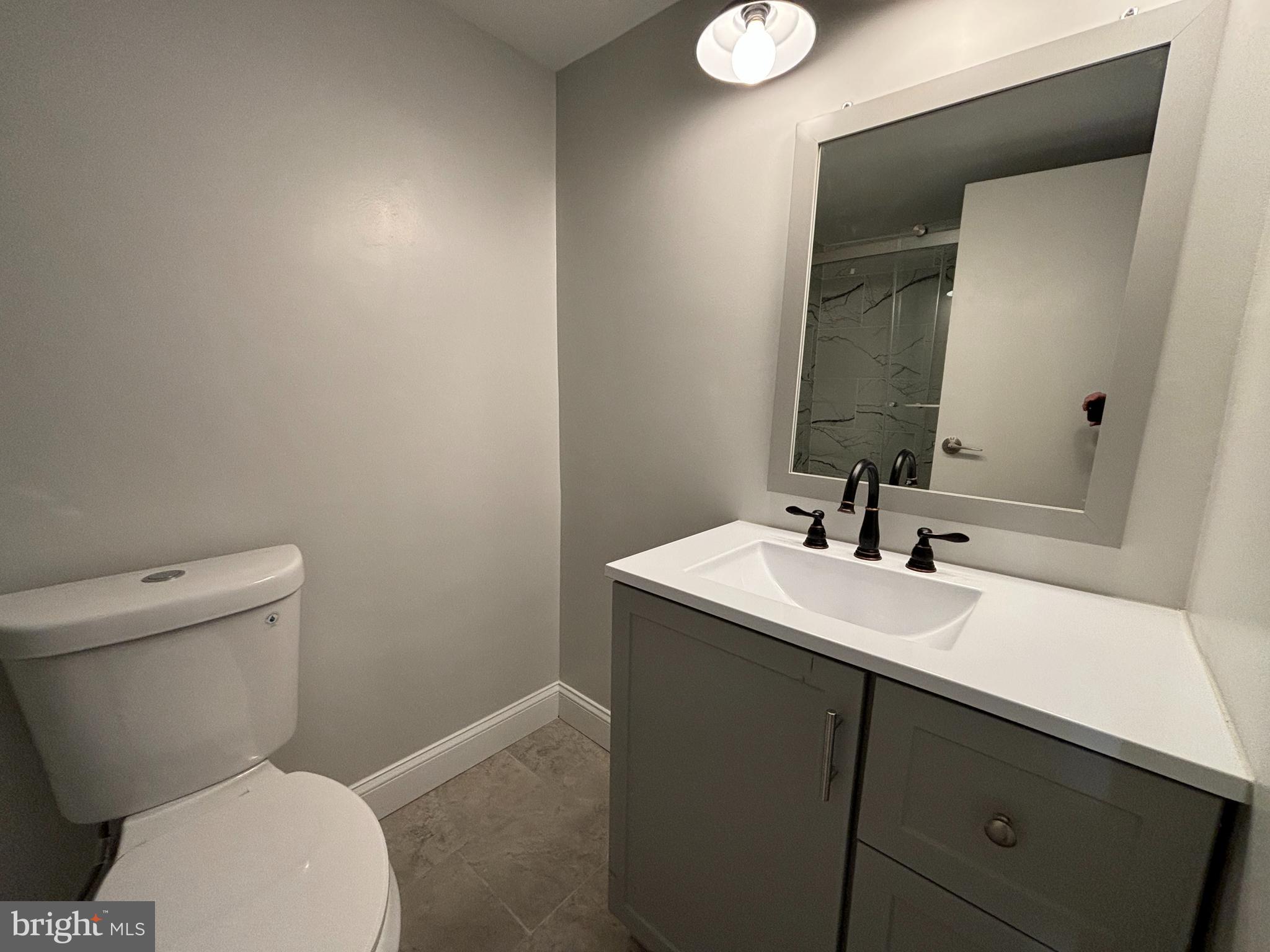 CAMELBACK VILLAGE - Residential