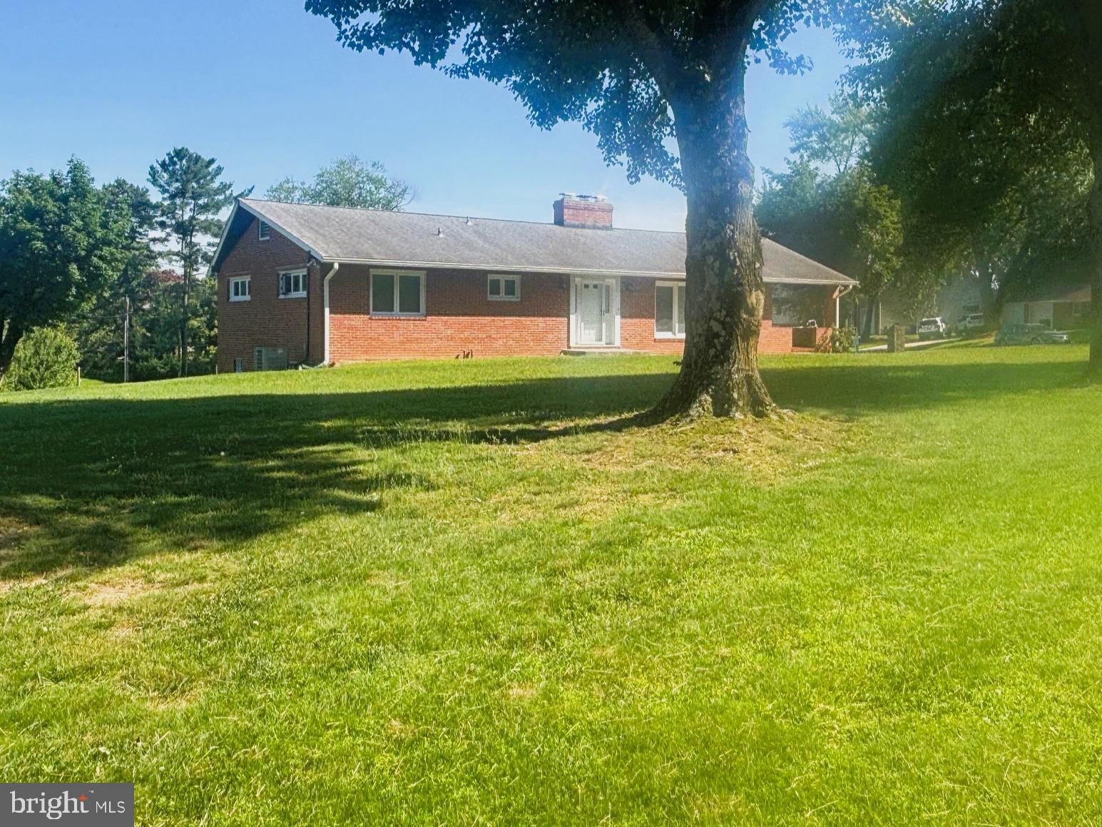 2901 CHESTNUT HILL DRIVE