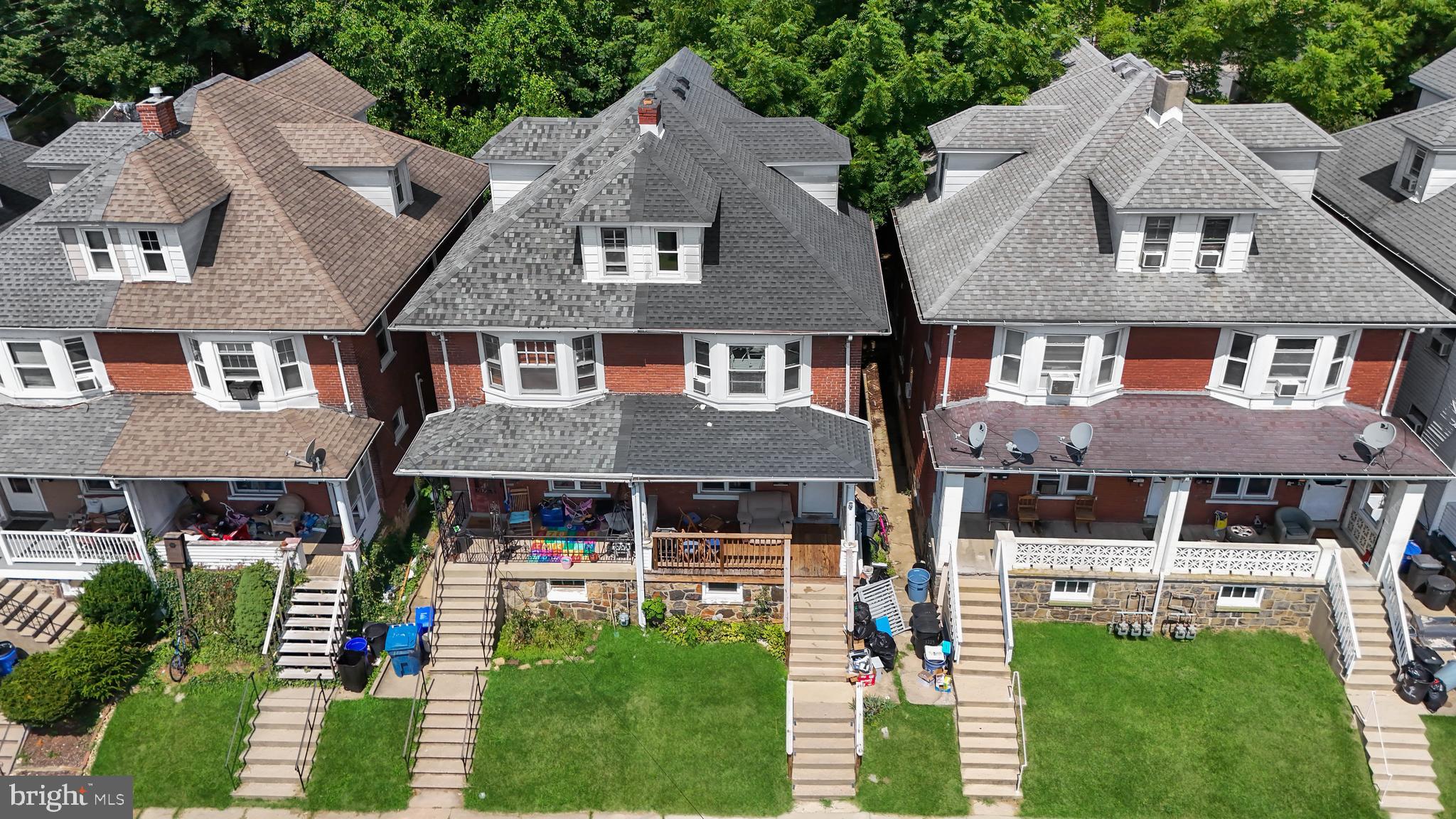 1225 RUSSELL