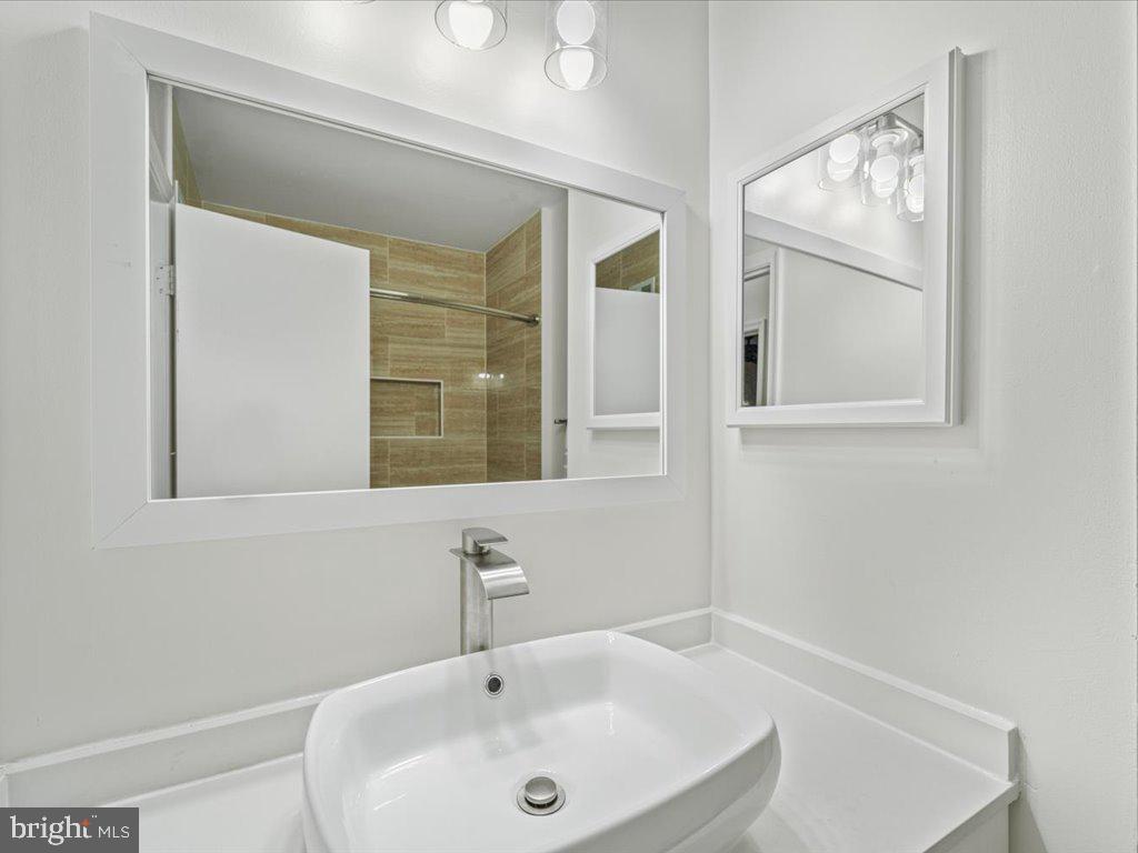 TOWNES OF GREENBRIAR - Residential