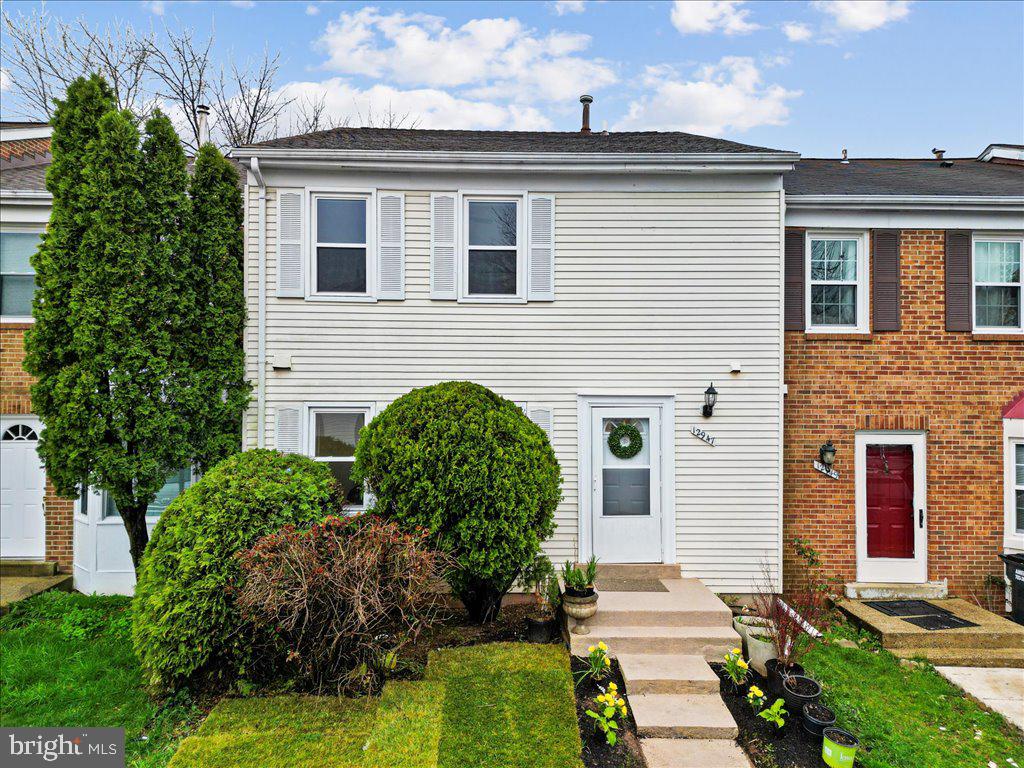 TOWNES OF GREENBRIAR - Residential