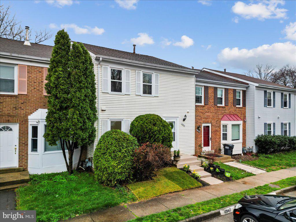 TOWNES OF GREENBRIAR - Residential