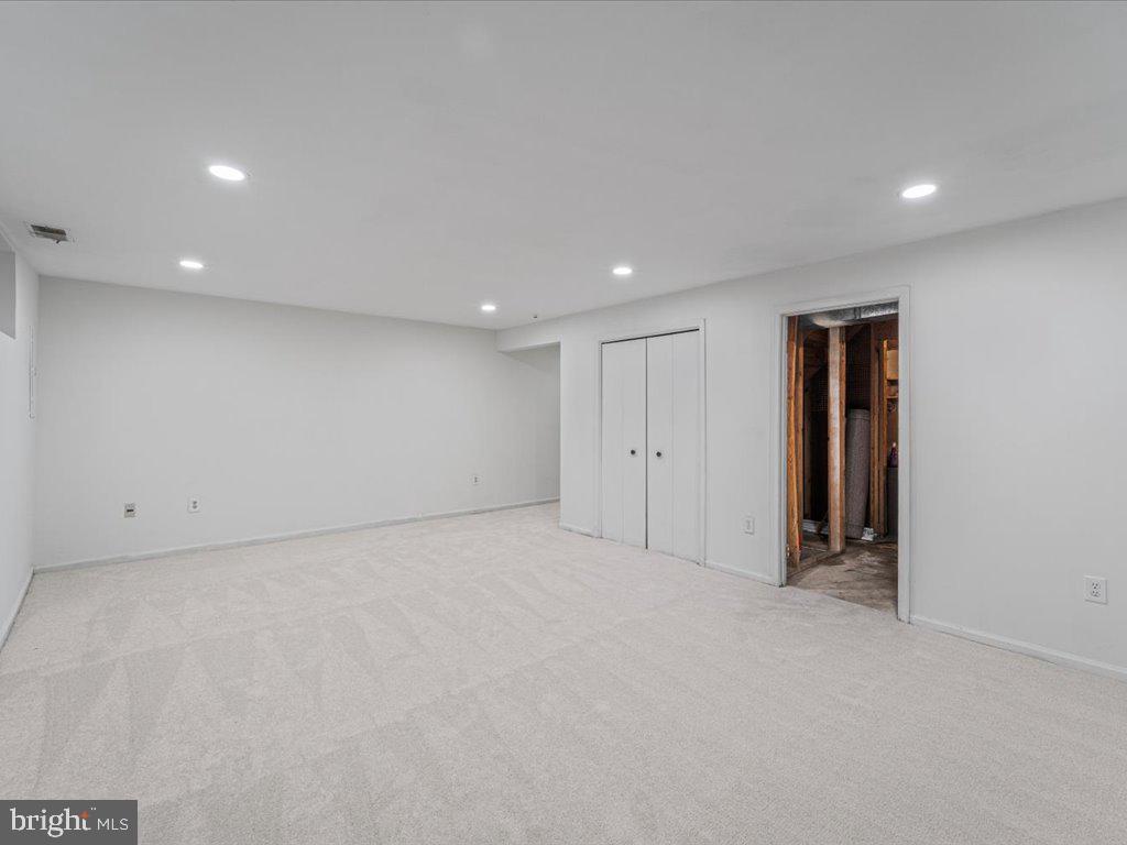 TOWNES OF GREENBRIAR - Residential