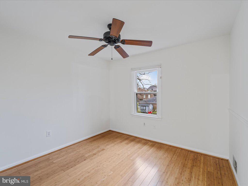 TOWNES OF GREENBRIAR - Residential