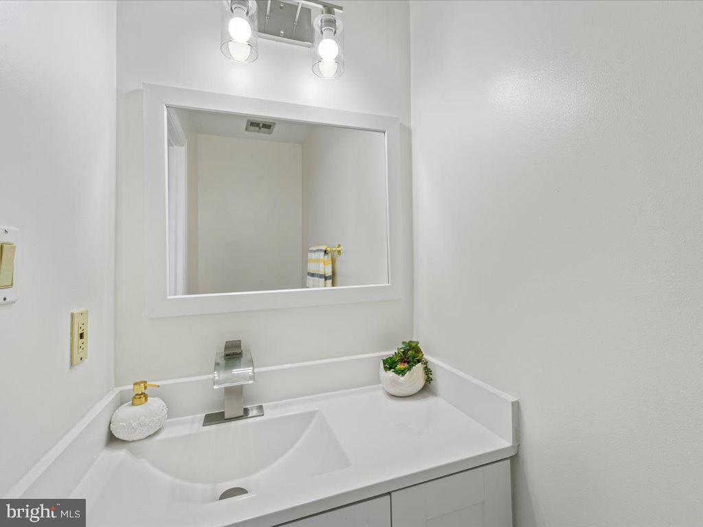 TOWNES OF GREENBRIAR - Residential