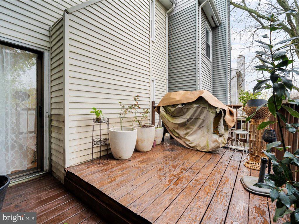 TOWNES OF GREENBRIAR - Residential