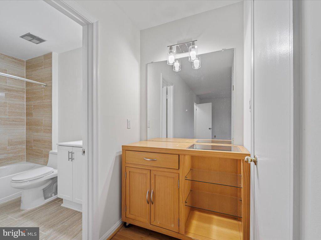 TOWNES OF GREENBRIAR - Residential