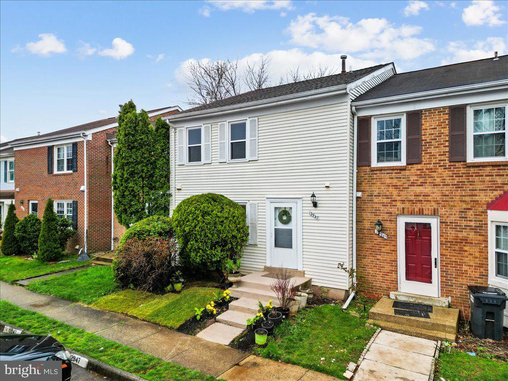 TOWNES OF GREENBRIAR - Residential