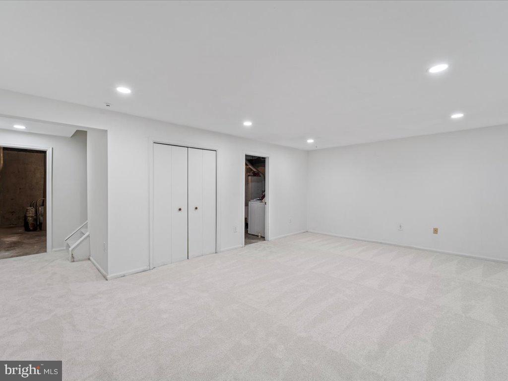 TOWNES OF GREENBRIAR - Residential