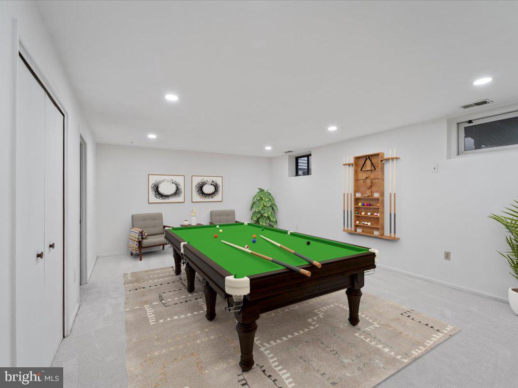 TOWNES OF GREENBRIAR - Residential