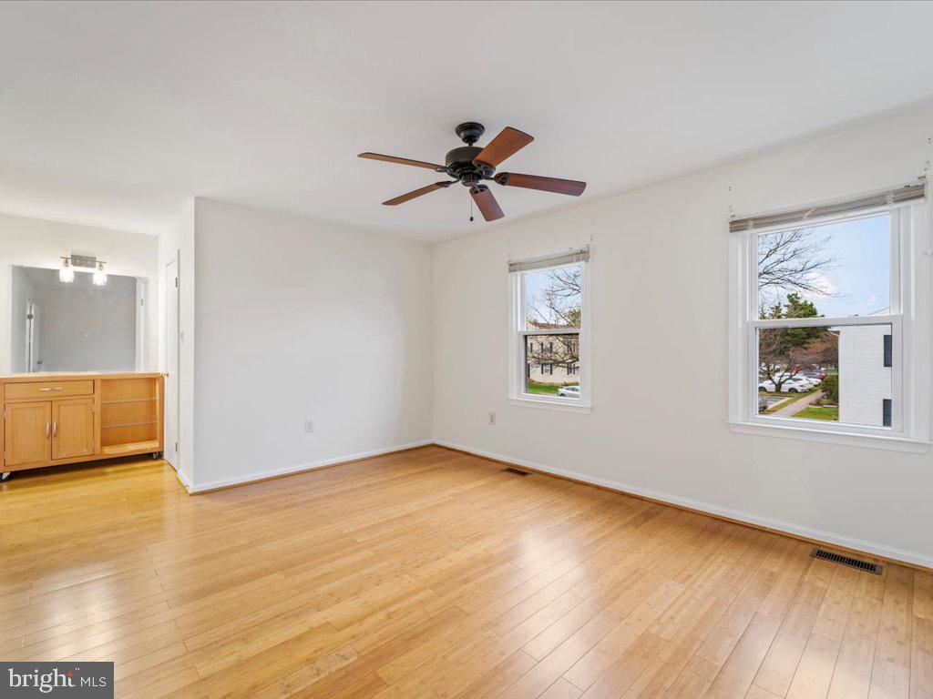 TOWNES OF GREENBRIAR - Residential