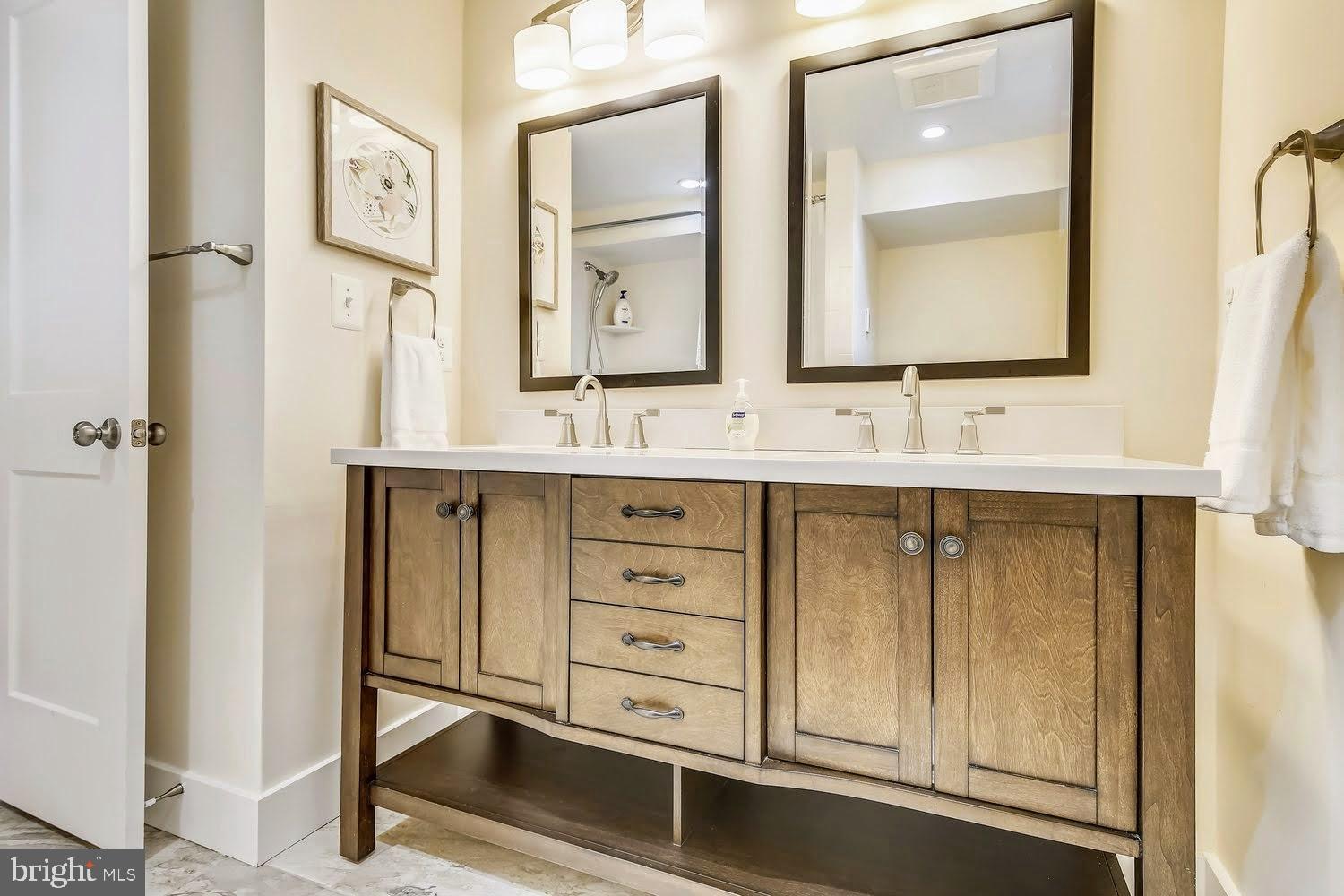 LYON PARK - Residential Income