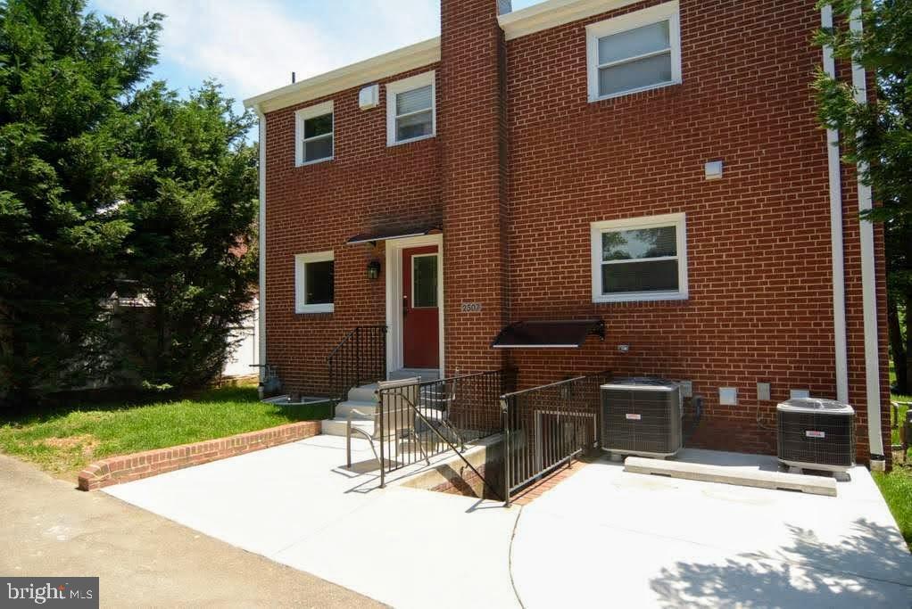 LYON PARK - Residential Income