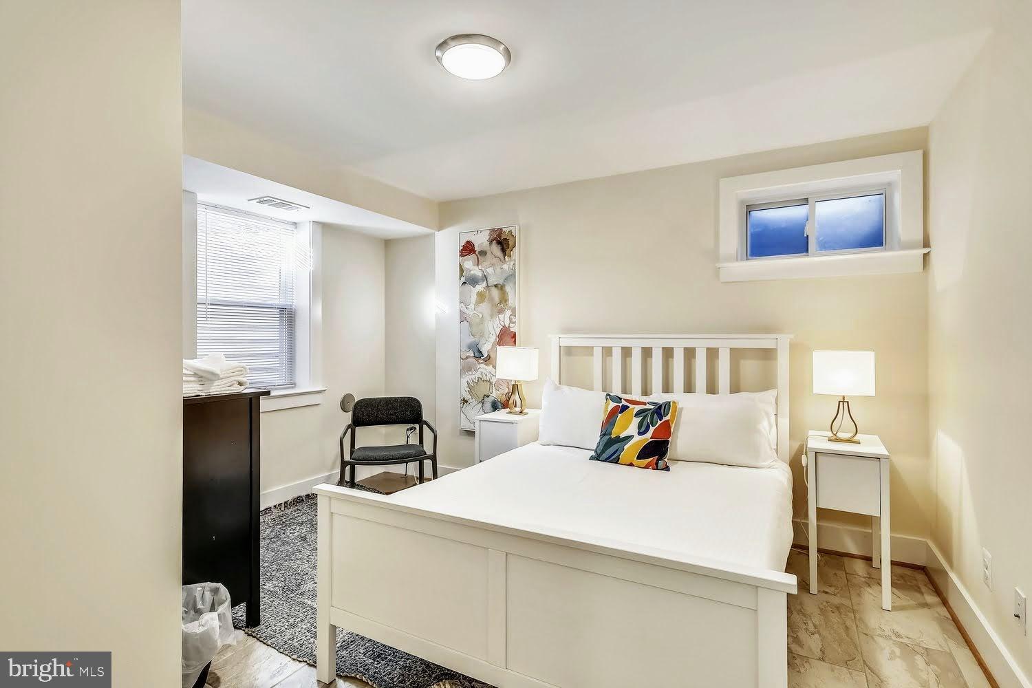 LYON PARK - Residential Income