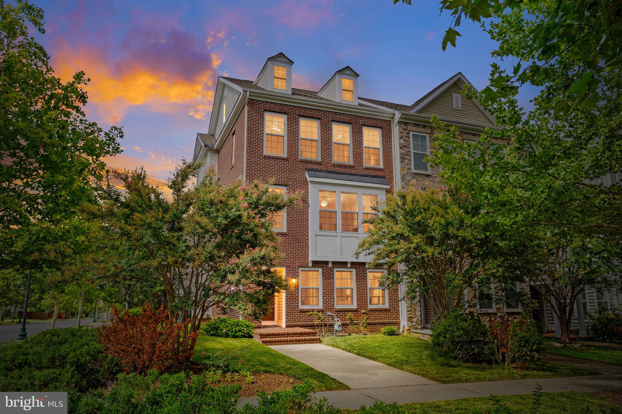 100 BLACKGUM COURT