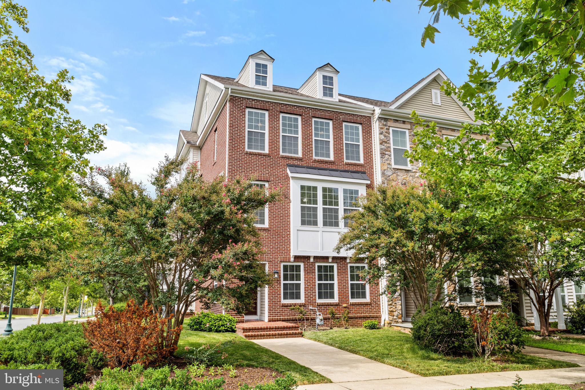 100 BLACKGUM COURT