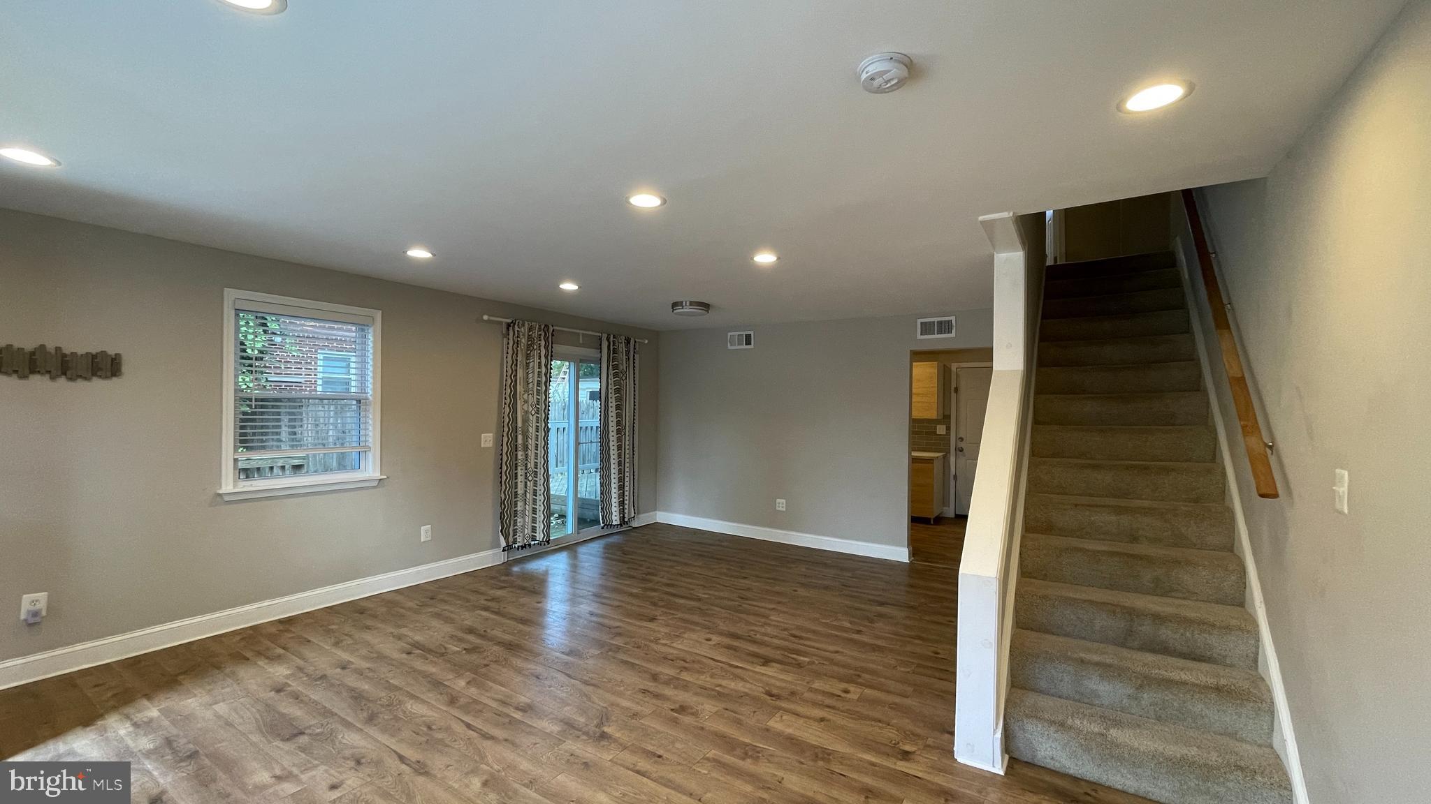 DUPONT VILLAGE - Residential Lease