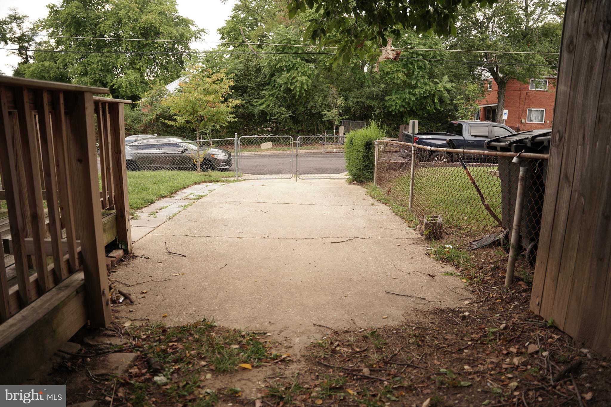 DUPONT VILLAGE - Residential Lease