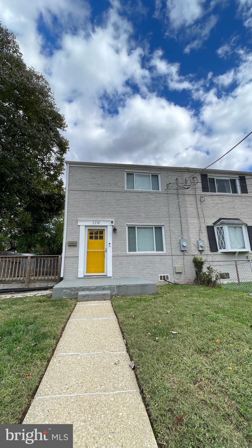 DUPONT VILLAGE - Residential Lease