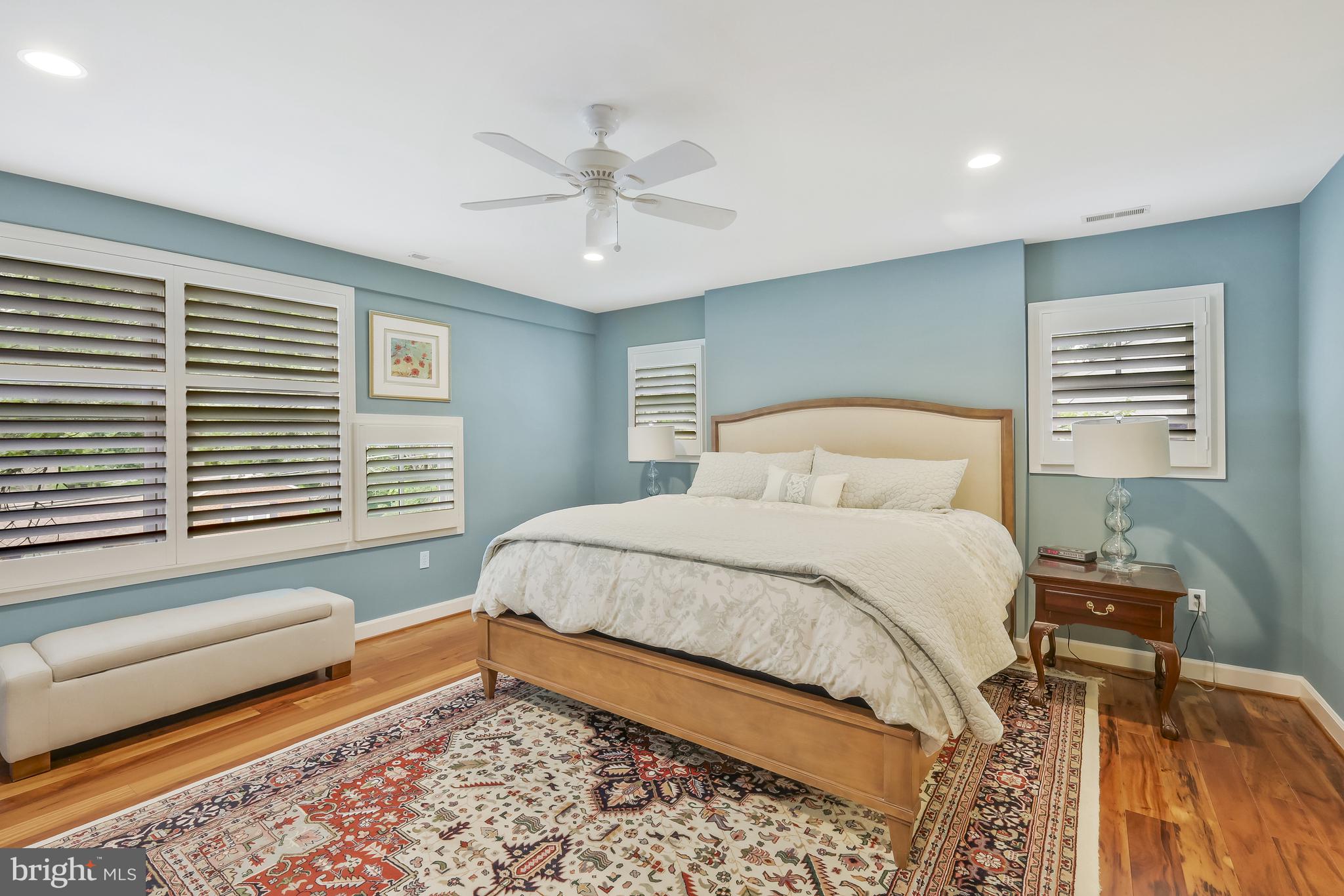 GOLF CLUB MANOR - Residential