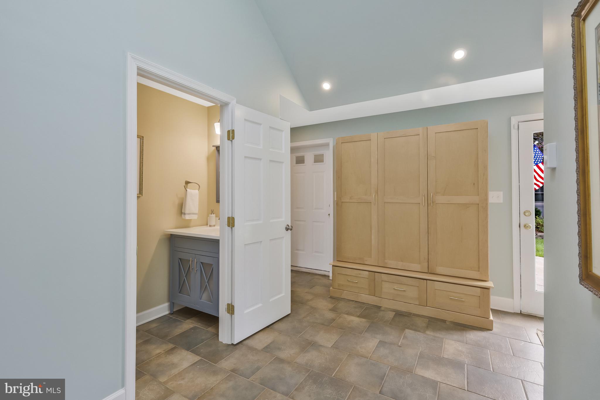 GOLF CLUB MANOR - Residential