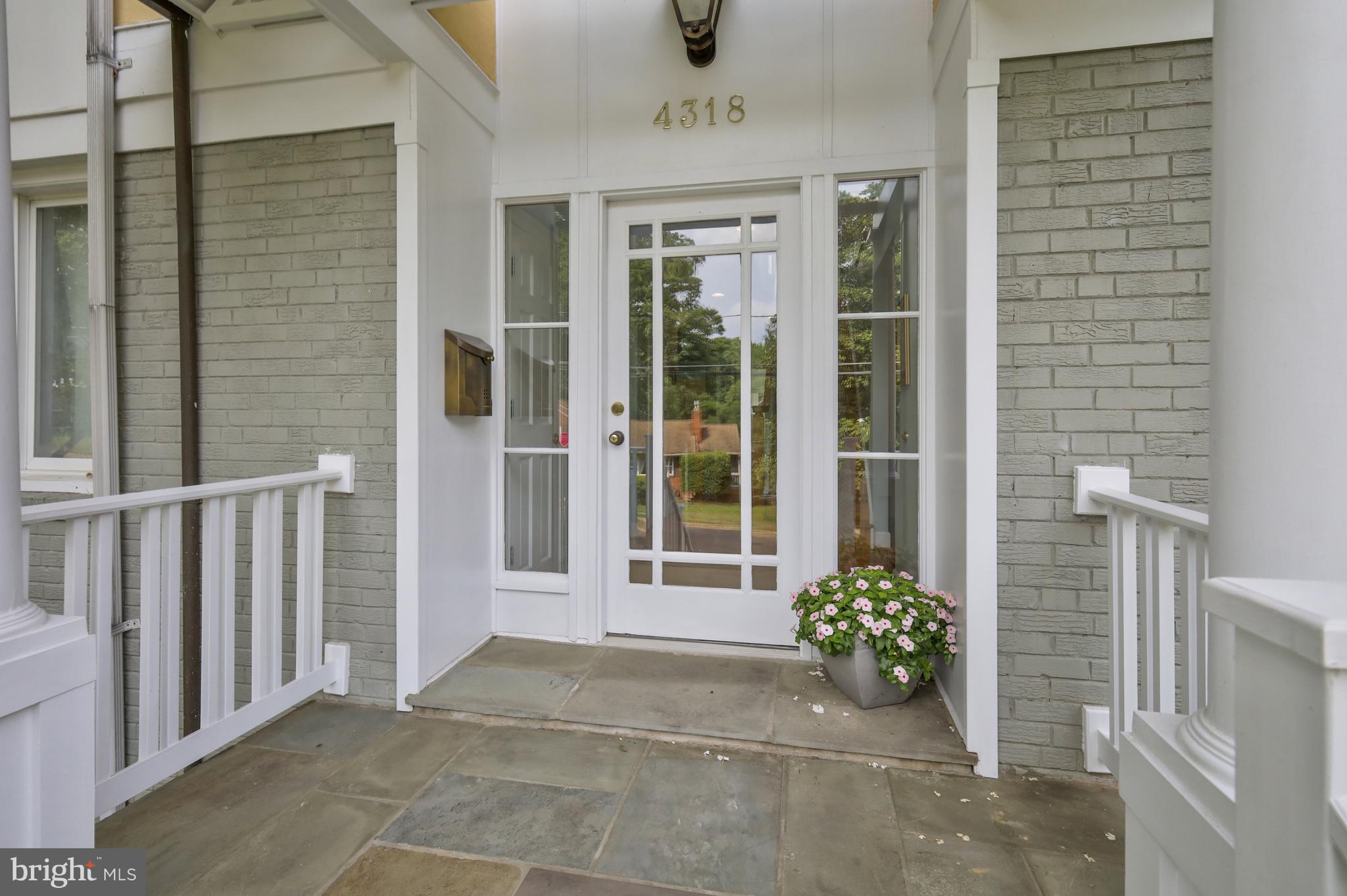 GOLF CLUB MANOR - Residential