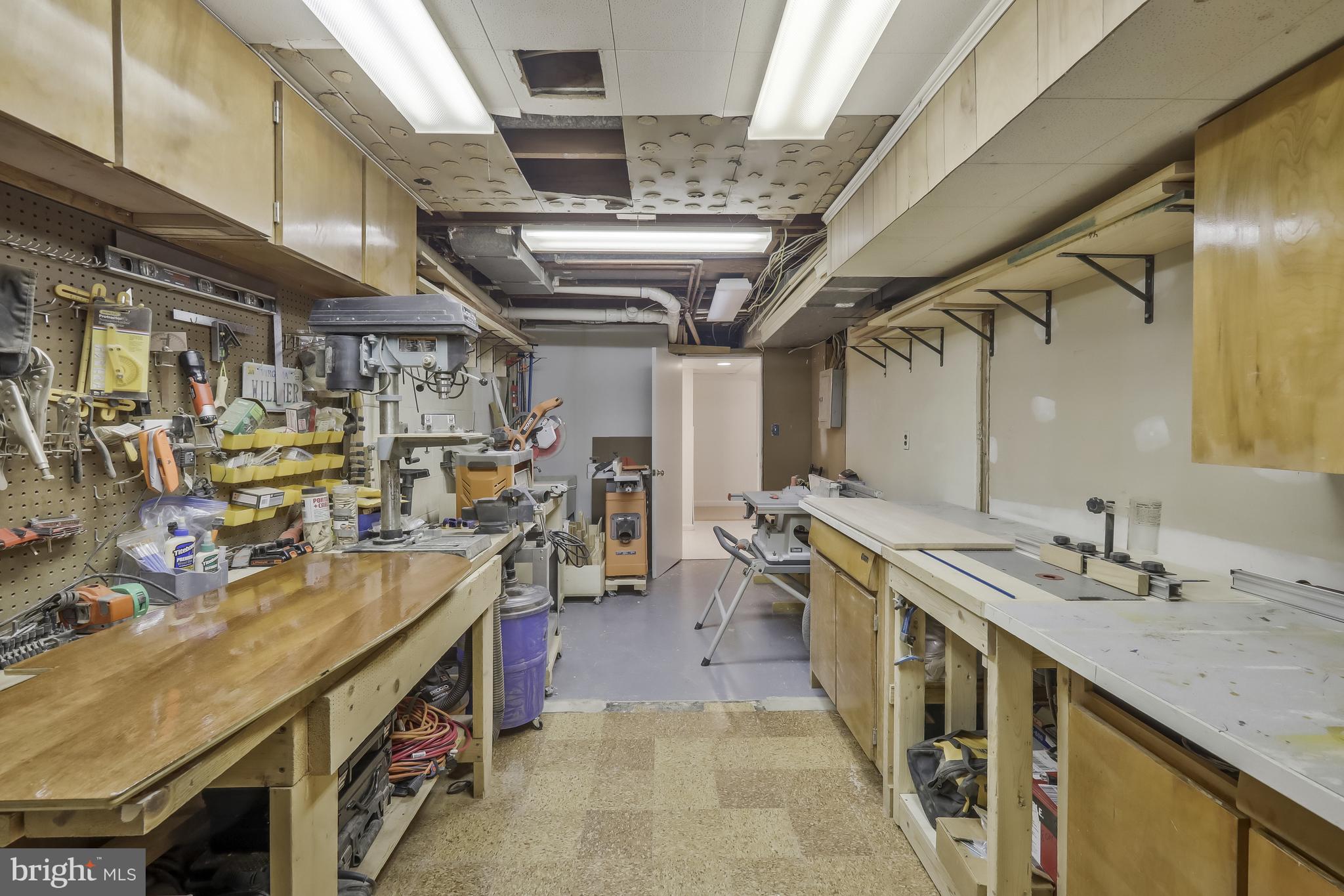 GOLF CLUB MANOR - Residential