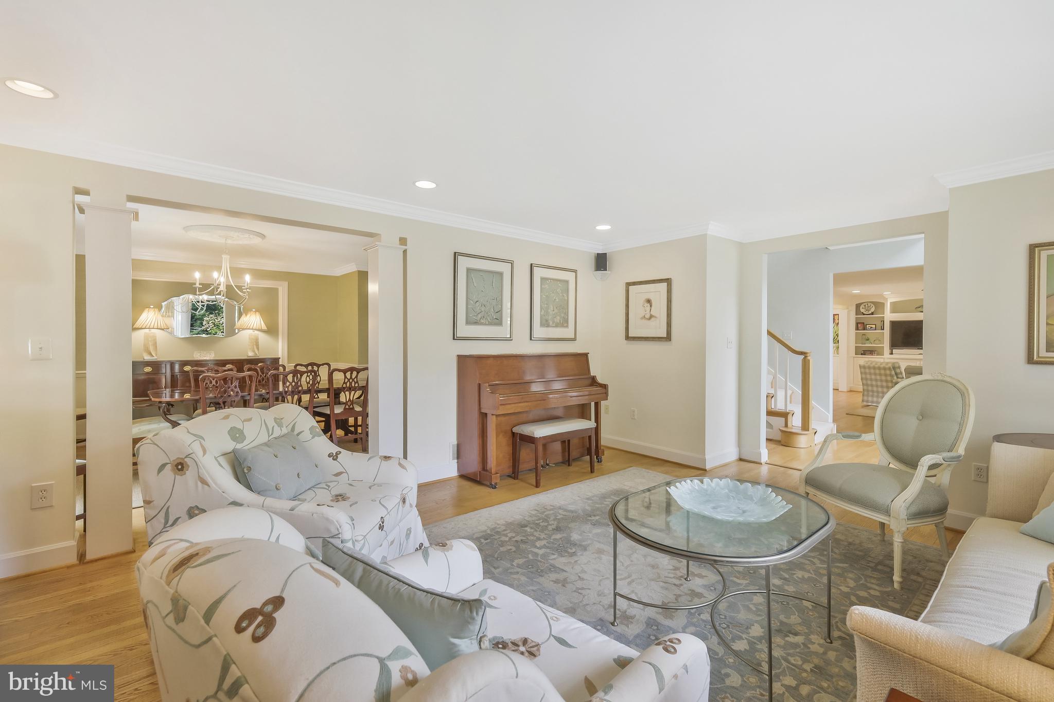 GOLF CLUB MANOR - Residential