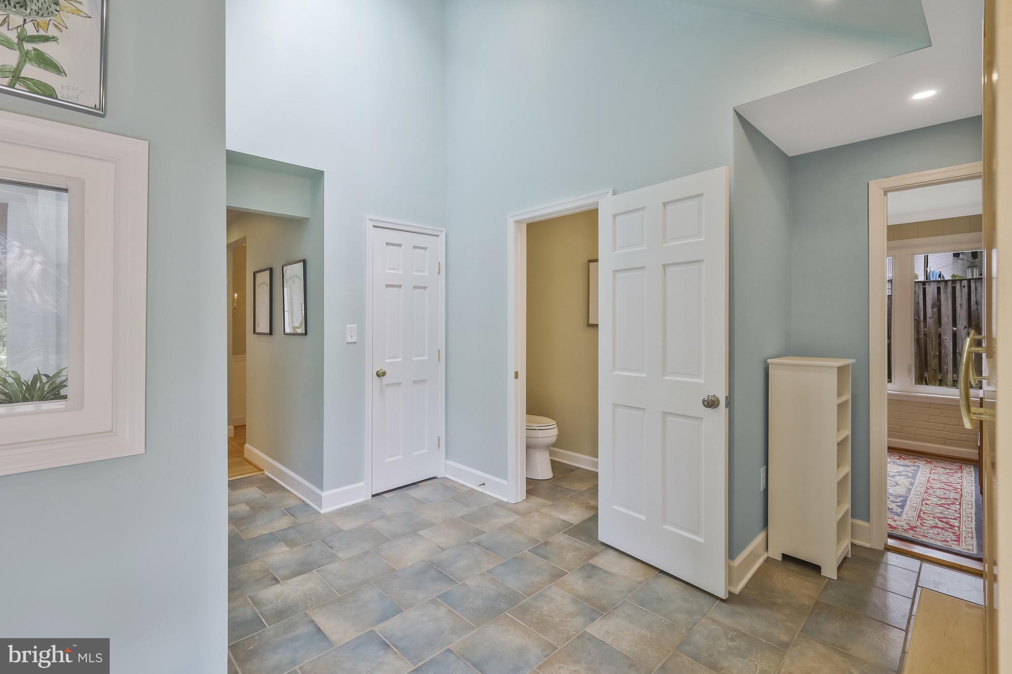 GOLF CLUB MANOR - Residential